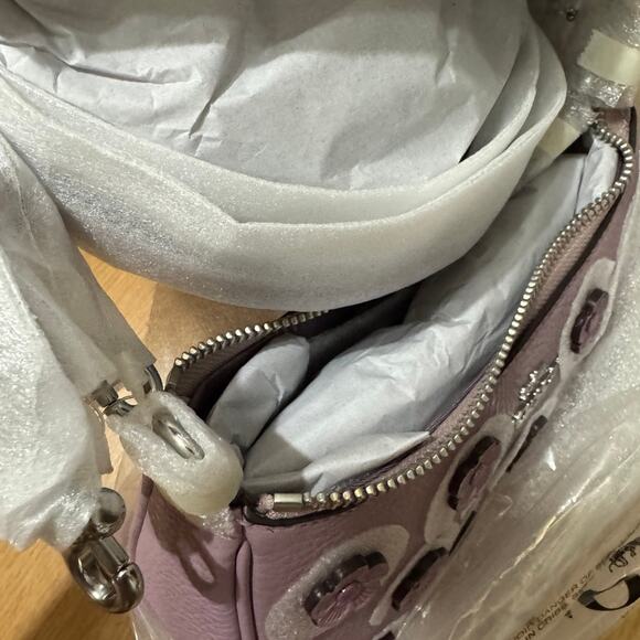 🌸 Teri Mini Crossbody Bag With Floral Applique - Picture 10 of 10